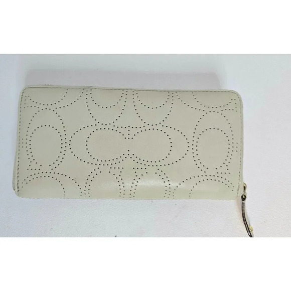 Coach Ashley Cream Perforated Zip Around Wallet Accordian Signature C Pattern - Picture 3 of 10